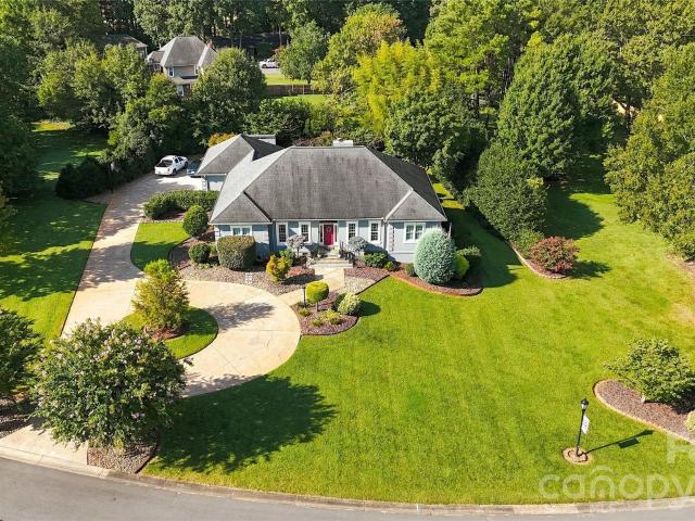 House for sale in Country Club Gardens, Shelby