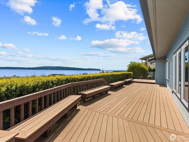 House for sale in Oak Harbor, Washington