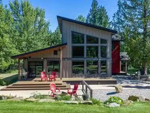 House for sale in Trout Lake, British Columbia