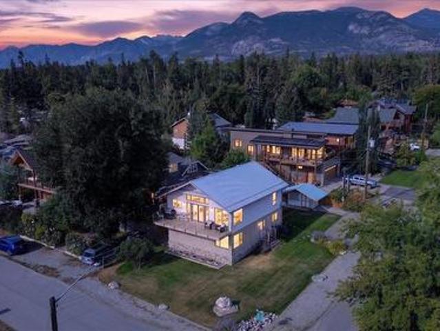 House for sale in Lake Windermere, British Columbia