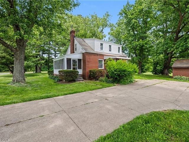 House for sale in Summit, Ohio
