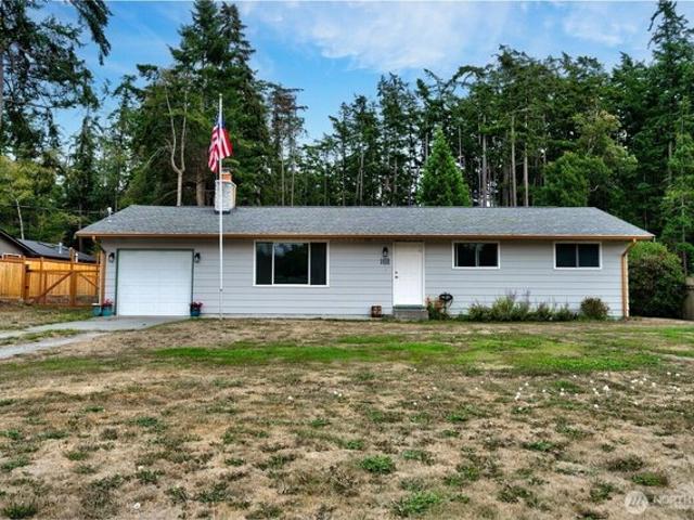 House for sale in Oak Harbor, Washington