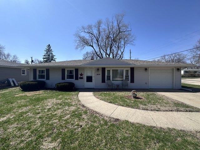 House for sale in Whiteside, Illinois