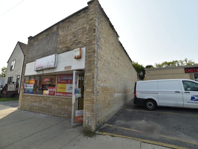 Commercial for sale in Waukegan, Illinois