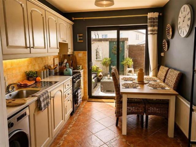 Detached House for sale in Lecarrow, Connacht