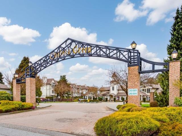 Townhouse for sale in Walnut Grove, British Columbia