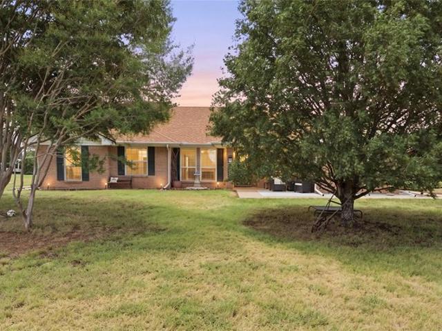 House for sale in China Spring, Texas