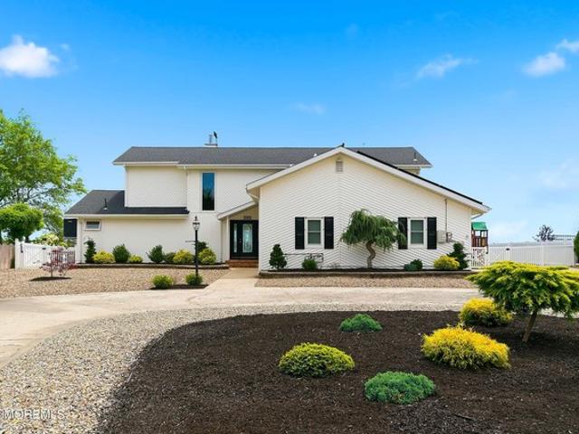 House for sale in Tuckerton, New Jersey