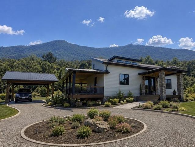 House for sale in Dandridge, East Tennessee