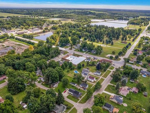 Commercial for sale in Croswell