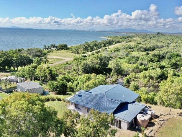 Cottage for sale in Wunjunga, Queensland