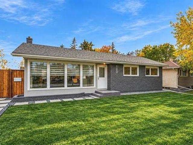 House for sale in Kildonan Drive, Winnipeg