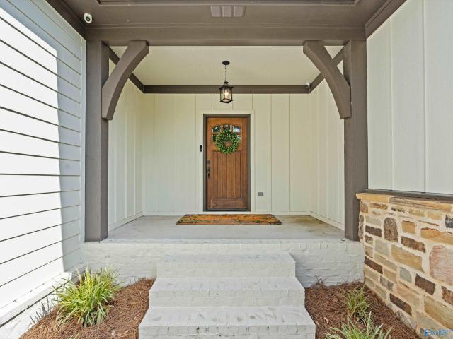 House for sale in Guntersville, Alabama