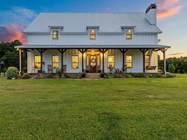 House for sale in Marion, Texas