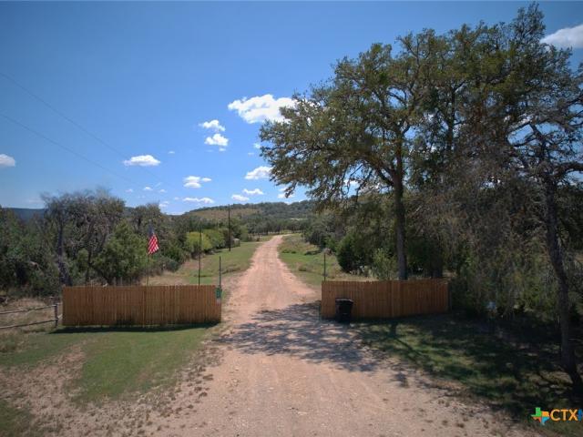House for sale in Bandera