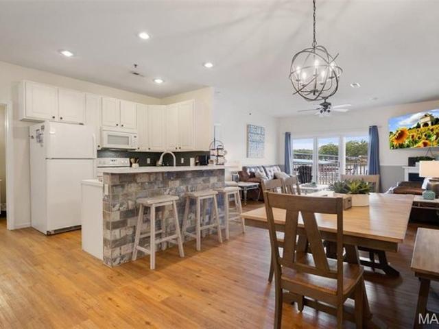 Condo for sale in Sunrise Beach, Missouri