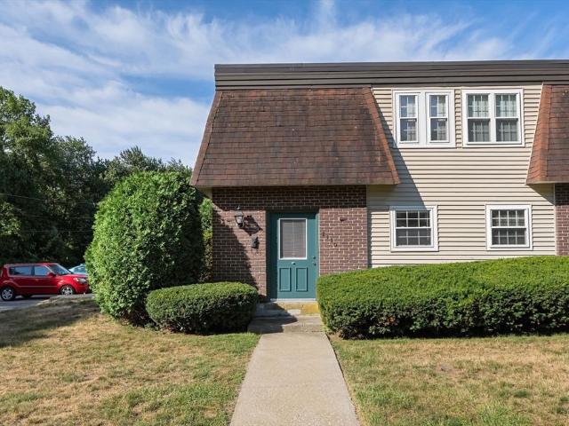 Townhouse for rent in Bridgewater, Massachusetts