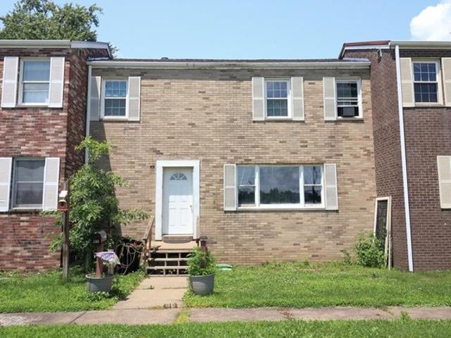 Townhouse for sale in New Martinsville, West Virginia