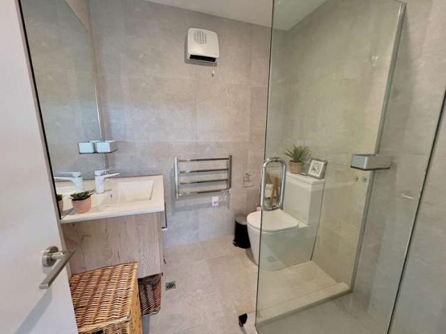 Townhouse for rent in Chaslands, Canterbury
