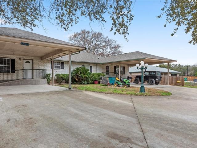House for sale in Seguin, Texas
