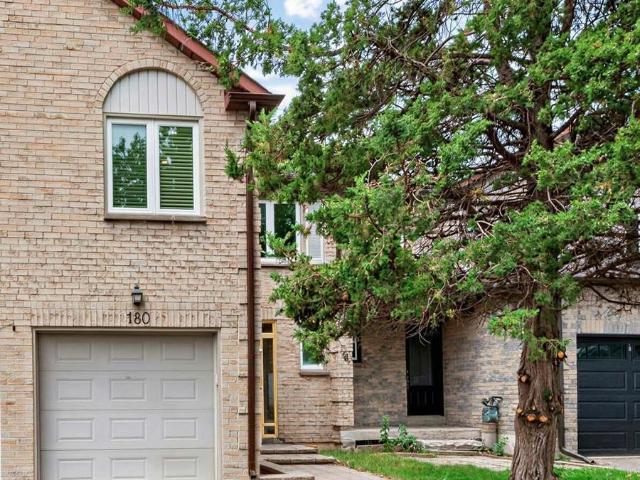 Townhouse for sale in Woburn, Ontario
