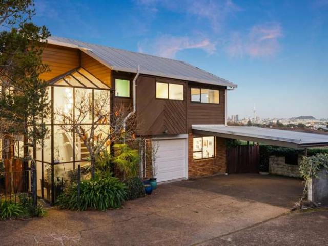 House for sale in Wairau Valley