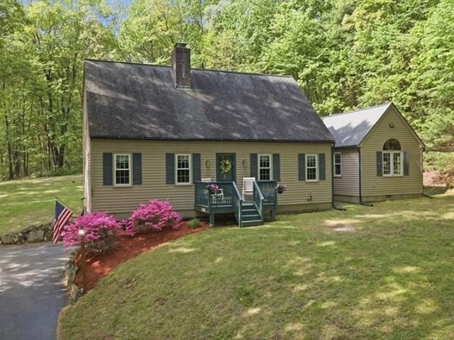 House for sale in Charlton, Massachusetts