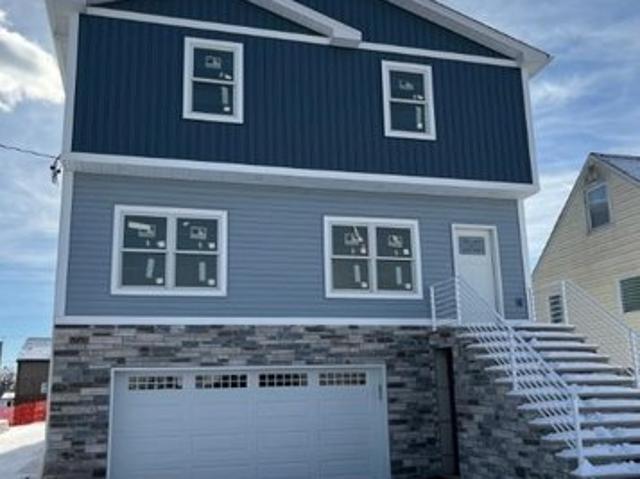 House for sale in Elmwood Park, New Jersey