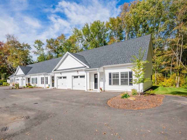 Townhouse for sale in Plainville, Connecticut