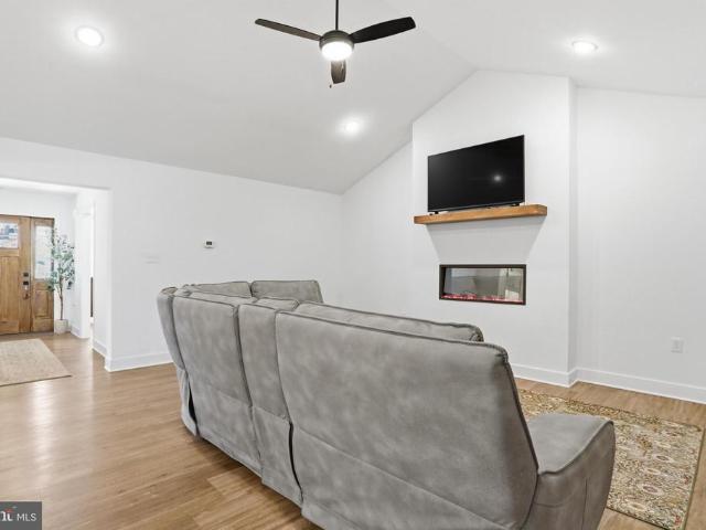 House for sale in Hedgesville, West Virginia