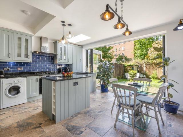 Apartment for rent in London Borough of Islington, Greater London