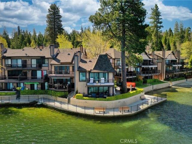 Townhouse for sale in Lake Arrowhead