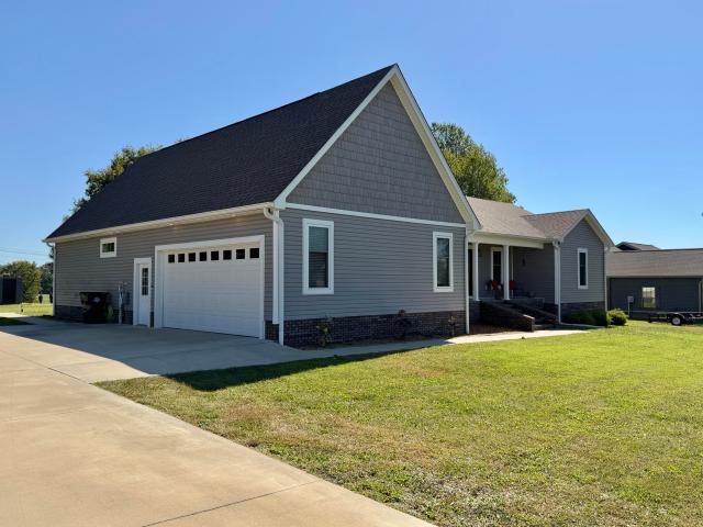 House for sale in Mayfield, Graves County