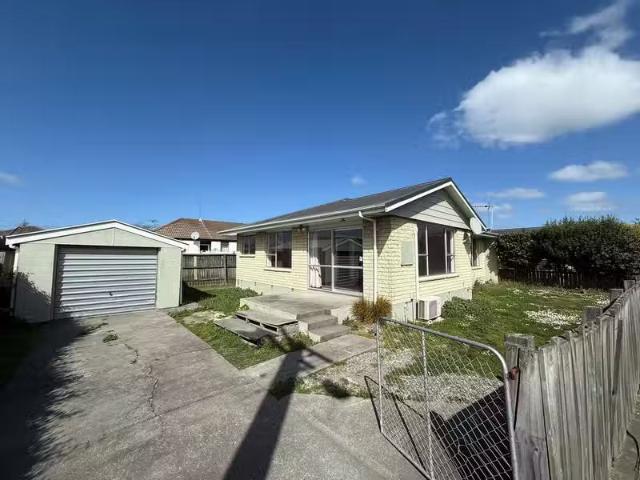 House for sale in Chaslands, Canterbury
