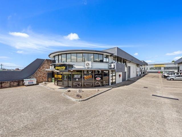 Office for rent in Toombul, Queensland