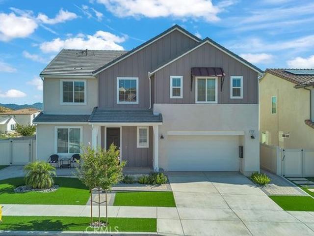 House for sale in Canyon Country, California
