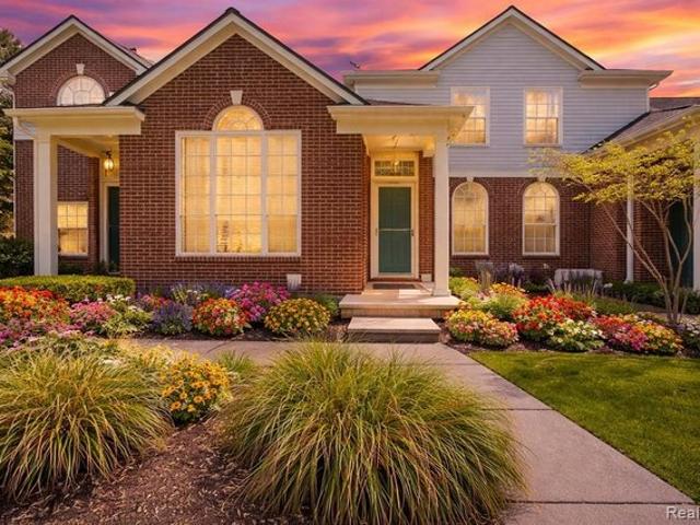 Condo for sale in Walled Lake, Michigan