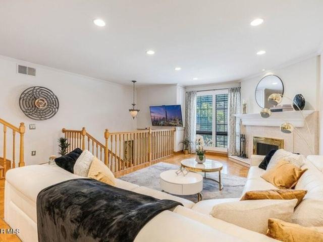 Townhouse for sale in Tarzana Neighborhood Council District, Canoga Park