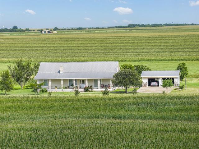 House for sale in Coupland, Texas