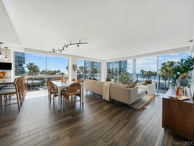 Apartment for sale in Coronado