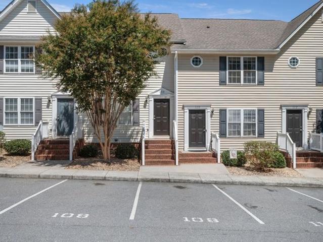 Townhouse for sale in Virginia