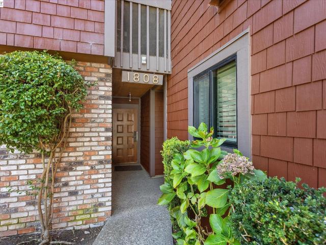 Condo for sale in Alameda, California