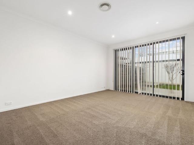 Townhouse for rent in Port Bonython, Australian Capital Territory