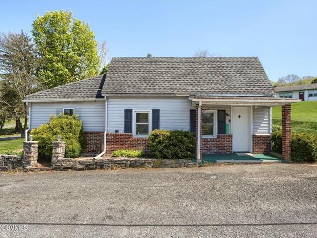 House for sale in Dalmatia, Pennsylvania