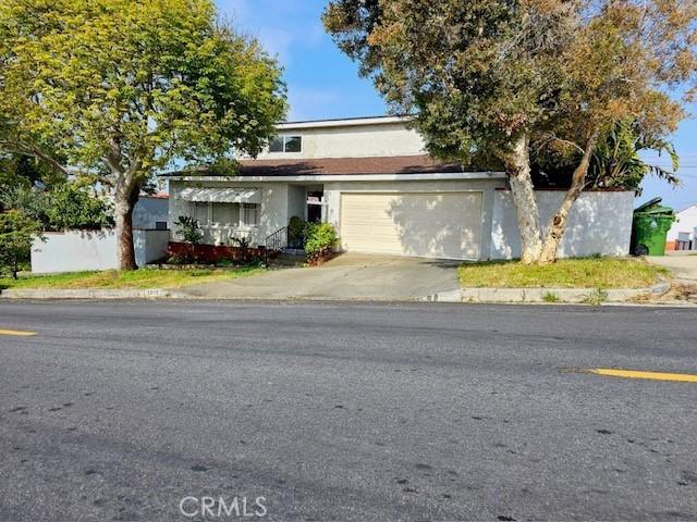 Townhouse for sale in Canoga Park, California