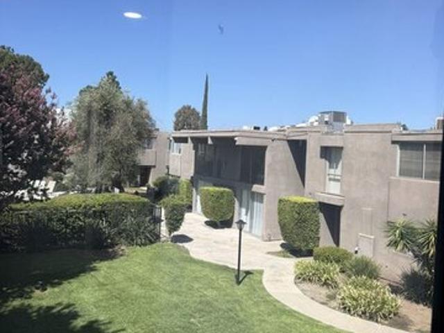 Townhouse for sale in Tarzana Neighborhood Council District, Canoga Park
