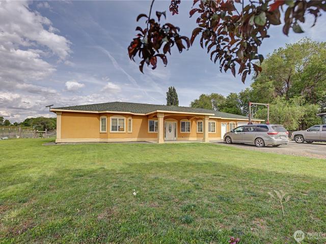 House for sale in Granger, Washington