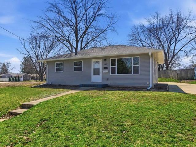 House for sale in Waterloo, Iowa