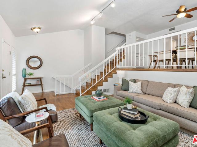 Townhouse for sale in Tarzana, Tarzana Neighborhood Council District