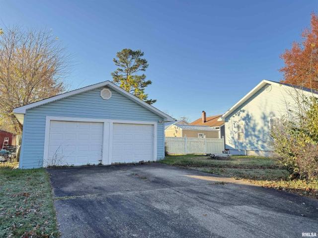 House for sale in Metropolis, Illinois